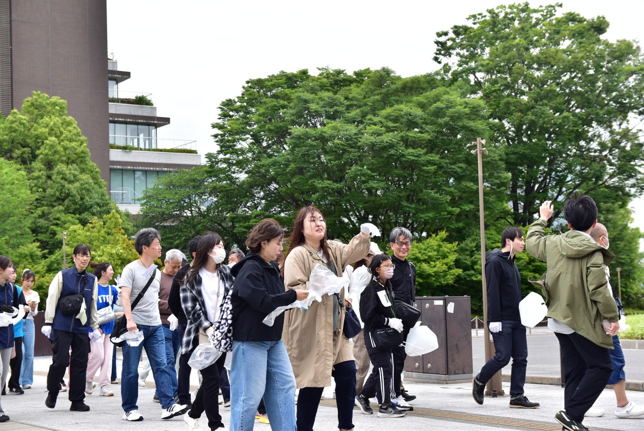 第1部 くさなぎクリーンフェスでの清掃活動の様子